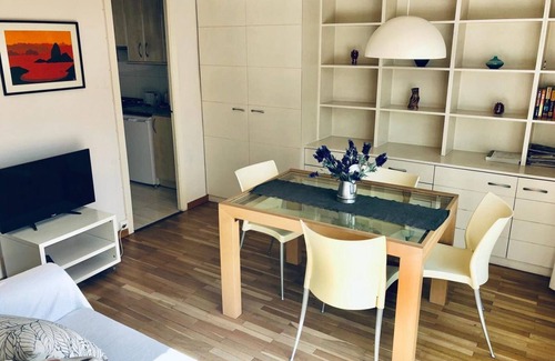 Dreta de l'Eixample Apartment | Apartment with private terrace and Wifi in the heart of Barcelona