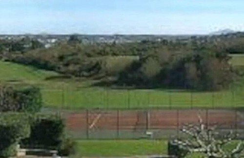 Behobie Apartment | Apartment with sea and mountain views, swimming pool, tennis court, boule court and 2ha park