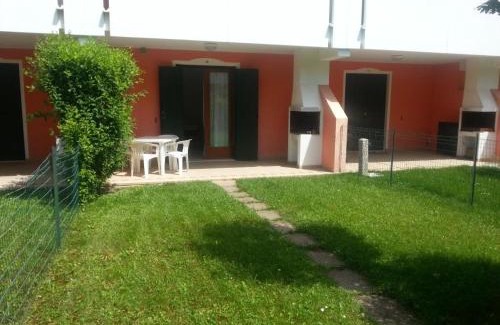 Bibione Lido del Sole Apartment | Apartment with shared pool for 5 guests