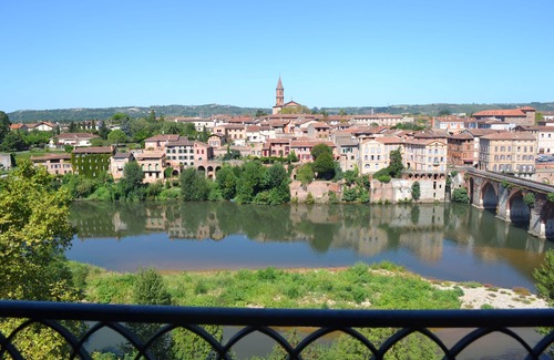 Albi Apartment | Apartment with terrace overlooking the Tarn and the heart of the historic city