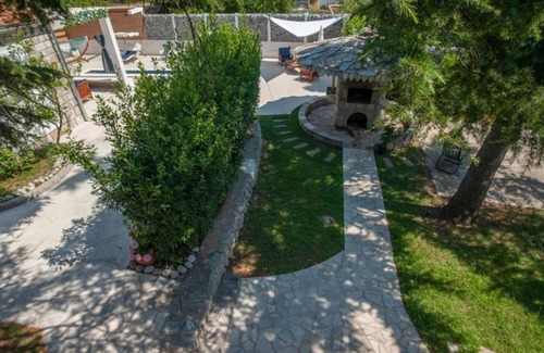 Lastva Grbaljska Apartment | Apartment with Three Terraces