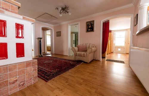 Laakirchen Apartment | Apartment 'Wohnung Am Stadtrand' with Private Terrace, Balcony and Wi-Fi