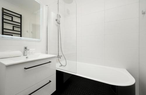 Srodmiescie Apartment | Apartment Wroclaw Jedności Narodowej by Noclegi Renters