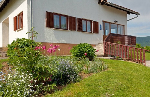 Catrnja Apartment | Apartments and rooms Zoran, (16222), Smoljanac, hr