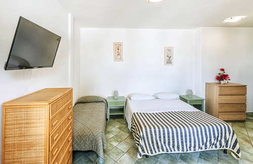 Casamicciola Terme Apartment | Apartments in the green with swimming pool