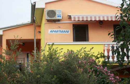 Petrcane Apartment | Apartments Midi