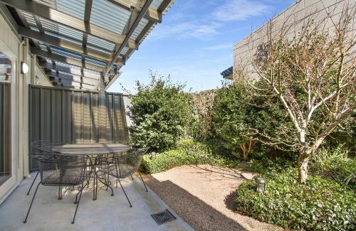 Lakes Entrance House | Apartments on Church - Unit 7