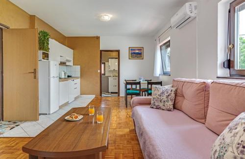 Irinovac Apartment | Apartments Patar