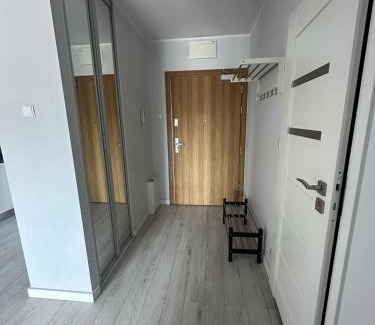 Srodmiescie Apartment | Apartments Space and More, Dmowskiego - 20 minut do RYNKU, Self Check-In 24H, Parking