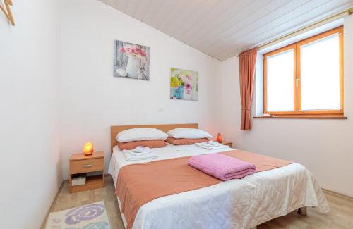 Oprtalj House | Apartments Sveti Leonard