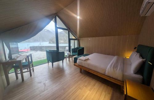 Hunza Hotel | Apex Hotels and Resorts Attabad Lake Hunza