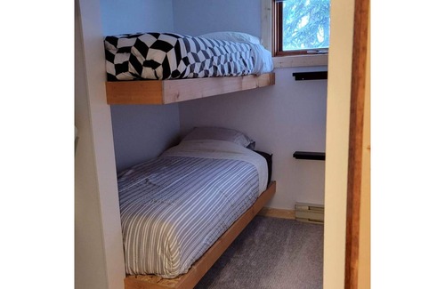 Okanagan-Similkameen Cabin | Apex Mountain Resort cabin in the trees, short walk to slopes, hot tub, fire pit