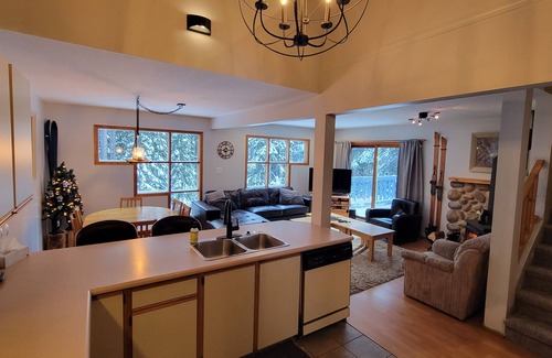 Okanagan-Similkameen Cabin | Apex Mountain Resort cabin in the trees, short walk to slopes, hot tub, fire pit