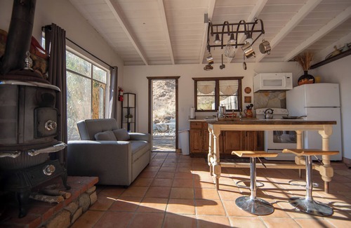 Morongo Valley House | Aphrodite Cottage-Seclusion & Stargazing at 25acres gated private Hidden Passage