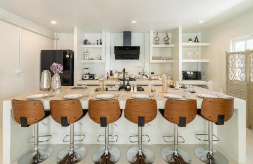 Old City Villa | APHRODITE POOL VILLA - Old City I 7 Bed Rooms I Daily Housekeeping