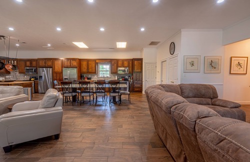 Louvale Villa | Apollo's Villa - Peaceful Country Retreat - 12 Bedrooms - 10.5 Baths - Lake View