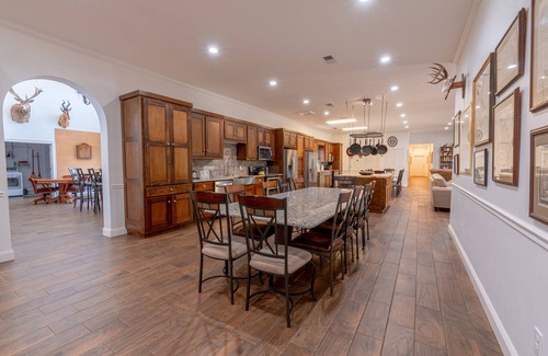 Louvale Villa | Apollo's Villa - Peaceful Country Retreat - 12 Bedrooms - 10.5 Baths - Lake View