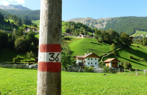 Meiern Apartment | APP. 3 AUHAUS apartment with meadow and fountain for 2 persons max. 4 persons