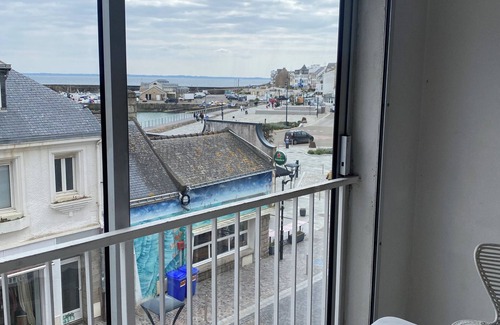 Quiberon Apartment | app ideally located at the port facie aux illes and large beach.