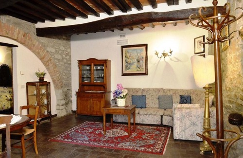 San Pietro a Cegliolo Apartment | APP. ORTENSIA x3 Beautiful farmhouse surrounded by nature, with swimming pool just 3 km from Cortona