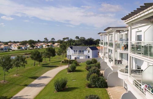 L'Aiguillon-sur-Vie Condo | Appart cosy sur le terrain de golf !