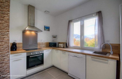 Rapale Apartment | Apparently modern, quiet location between sea and mountains "promo from August 23 to 30".