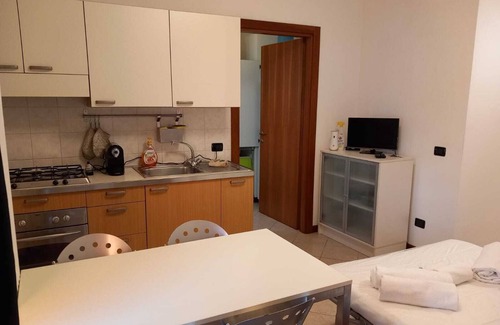Sud Apartment | Appartamento a Pochi Minuti Dalla Città Vicino Alla Fiera e Ospedale Borgo Roma
