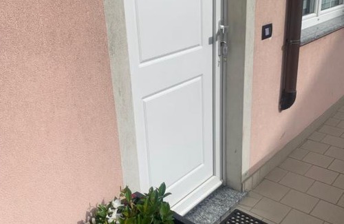 Madonna di Tirano Apartment | APPARTAMENTO ACERO - 2 min walk to Bernina Express