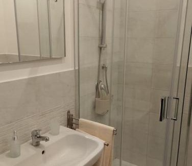 Corso dei Mille - Sant'Erasmo House | Appartamento centro storico(Nina's house stazione)