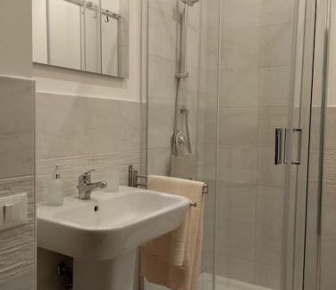 Corso dei Mille - Sant'Erasmo House | Appartamento centro storico(Nina's house stazione)