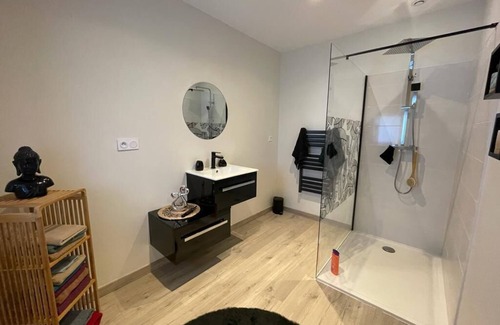 Saint-Sylvestre-sur-Lot Apartment | Appartement Proche de Toutes Commodités