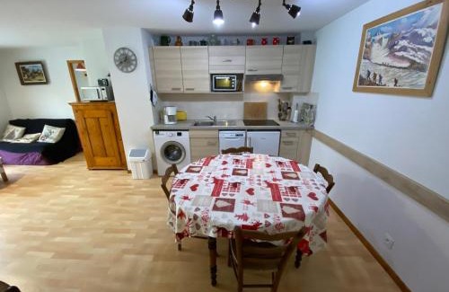 La Chapelle-d'Abondance Apartment | Appartement Spacieux de 3 Pièces avec Grande Terrasse et Accès Direct aux Pistes à La Chapelle-d'Abondance - FR-1-692-53