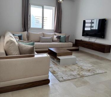 La Nouvelle Ville Ibn Batouta Apartment | Appartement élégant avec parking privé et balcon