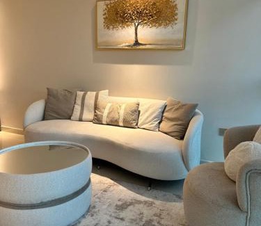 Ajman Apartment | Appartement 1BR de 2024 avec piscine et salle de sport