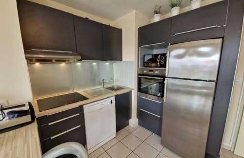 Quartier du Casino Apartment | Appartement avec Piscine, Tennis & Balcon, Centre-ville Chatelaillon-Plage, 6 Pers, 2 Ch - FR-1-706-17