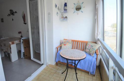 Courseulles-sur-Mer Apartment | Appartement avec loggia - Proche centre et plage
