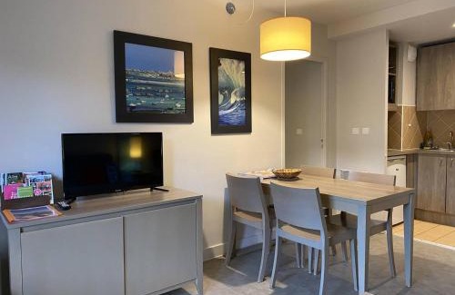 Perros-Guirec Apartment | Appartement avec Piscine, WIFI, à 50m de la Plage de Trestraou - Perros-Guirec - FR-1-368-403