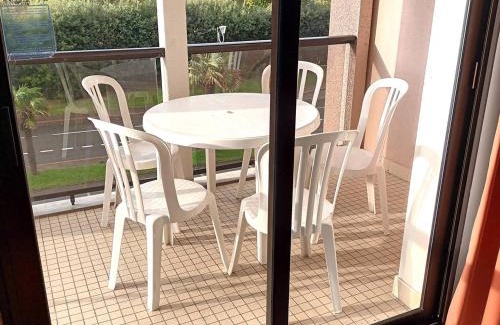 Perros-Guirec Apartment | Appartement avec Piscine, WIFI, à 50m de la Plage de Trestraou - Perros-Guirec - FR-1-368-403