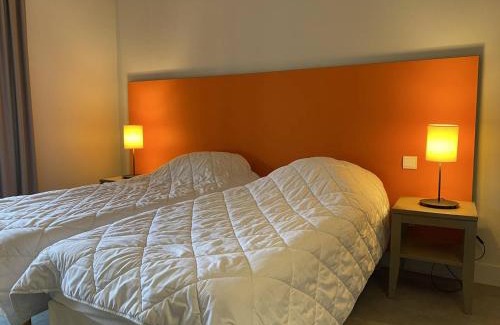 Perros-Guirec Apartment | Appartement avec Piscine, WIFI, à 50m de la Plage de Trestraou - Perros-Guirec - FR-1-368-403
