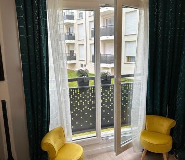 Meaux Apartment | Appartement avec vue sur jardin Paris-Disney-Parking privé 'PKN MEAUX'