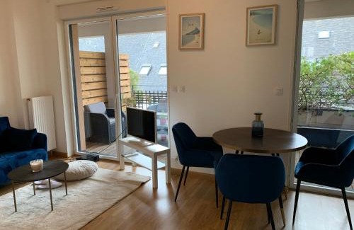 Bourg-l'Eveque Apartment | APPARTEMENT CENTRE VILLE AVEC TERRASSE ET PARKING SECURISE