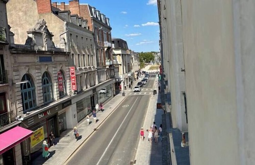 Laval Apartment | Appartement Confort Laval Centre !