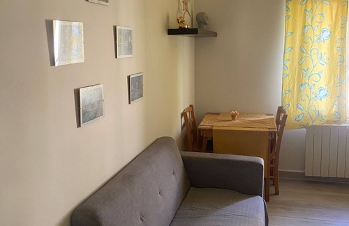 Stains Apartment | Appartement Cosy, Sécurisé, Situé Près du Stade de France Baptisé