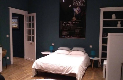 Celas Apartment | Appartement Devant le Musée