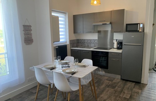 Quartier du Casino Apartment | Appartement Renové à 200m de la Plage
