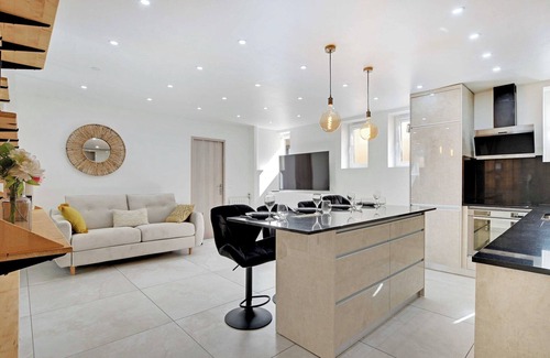 Flandres Apartment | Appartement in the heart of Paris ☆ Canal de L'ourq/Crimée ☆