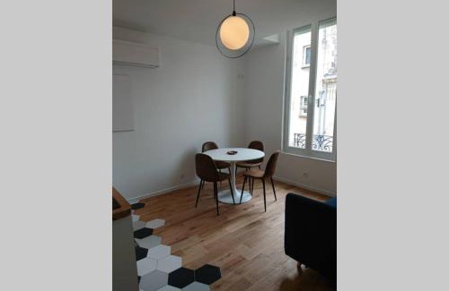 Grand Parc-Paul Doumer Apartment | appartement MONTAIGNE