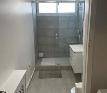 Franconville Apartment | Appartement rénové et spacieux, Terrasse, 4 pers
