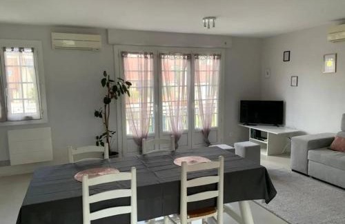 Pierrelaye Apartment | Appartement spacieux à Pierrelaye avec vue sur jardin, 83 m²