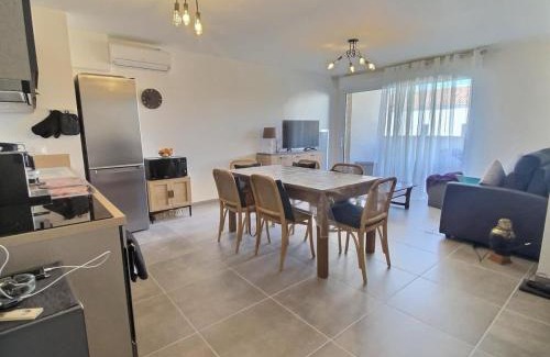 Vias Apartment | Appartement spacieux et moderne dans résidence Vias
